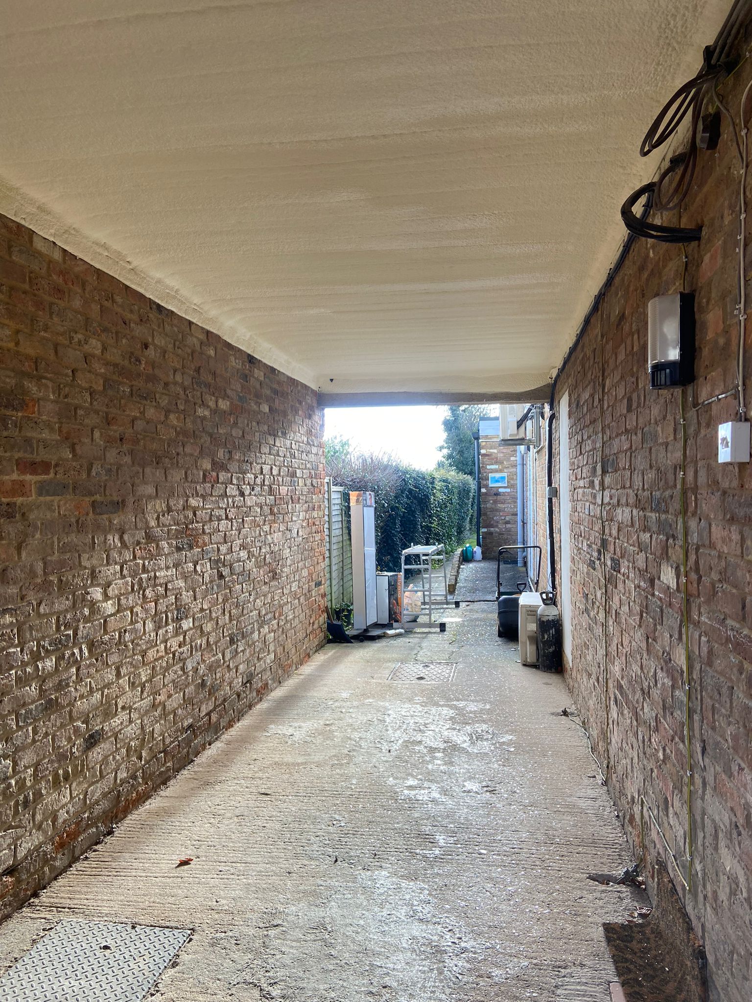 Hospital ward soffit with Euroclass B-s2-d0 DC315 finish