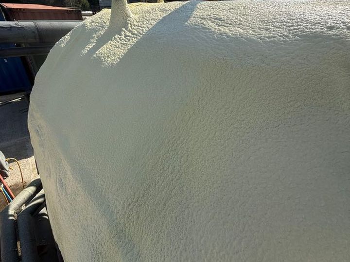 Tanks and vessels insulated with Purios spray foam